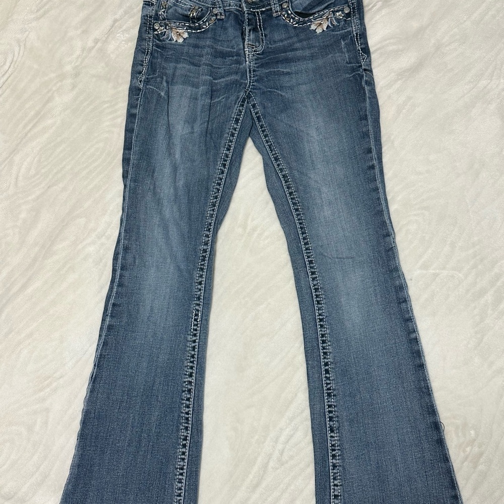 Women’s flower embroidered jeans